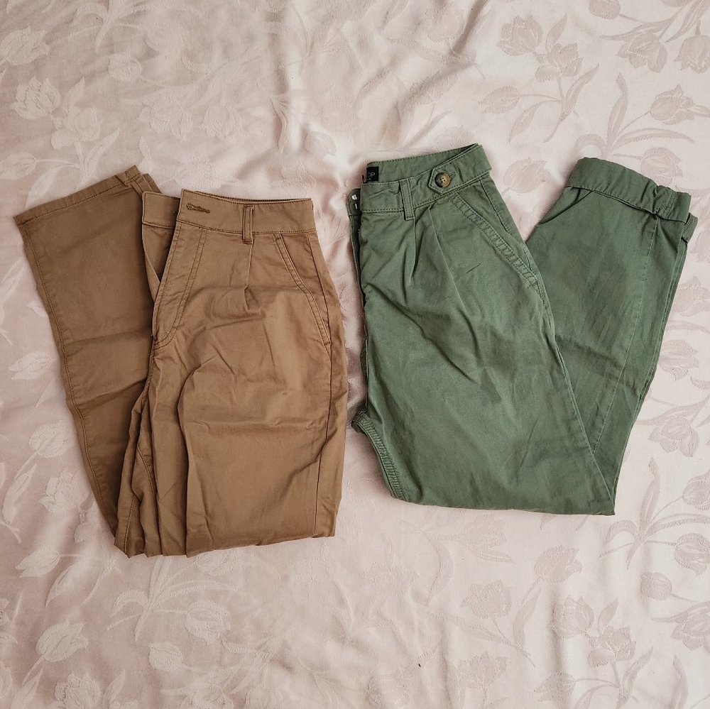 Green and Tan Chinos for Everyday Comfort